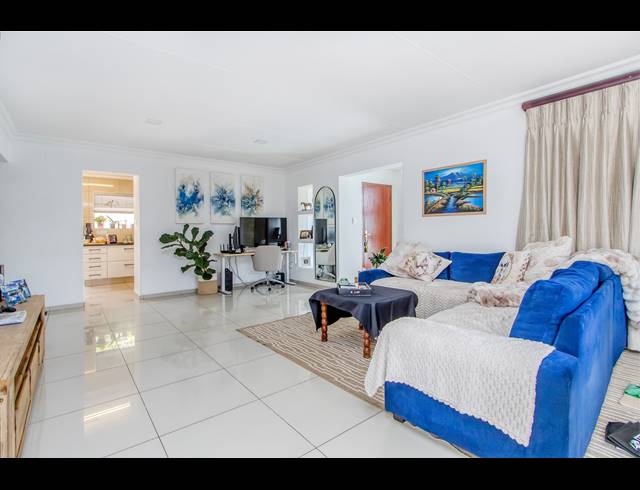 2 BEDROOM HOUSE TO LET IN LONEHILL